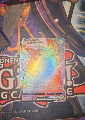 Pikachu VMAX (Secret) graded 9