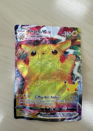 Pikachu VMAX, graded 2.0