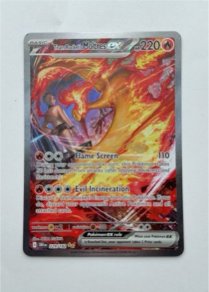 Team Rocket's Moltres ex graded 8