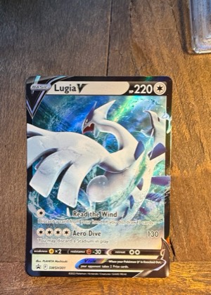 Lugia V - SWSH301, graded 7.5