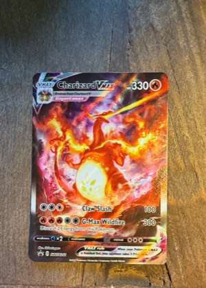 Charizard VMAX - SWSH261 graded 8.5