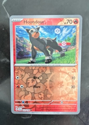 Houndour, graded 8.5