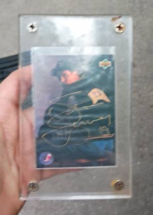 Steve Yzerman, graded 7.5