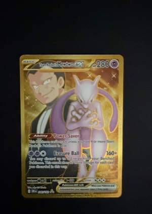 Team Rocket's Mewtwo ex graded 8.5