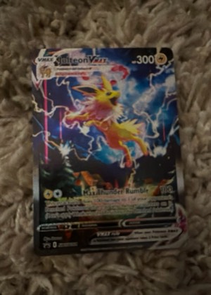 Jolteon VMAX, graded 7.5