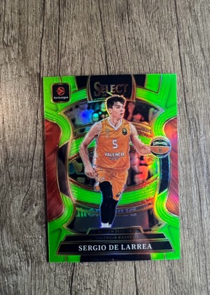 Sergio De Larrea, graded 9.0