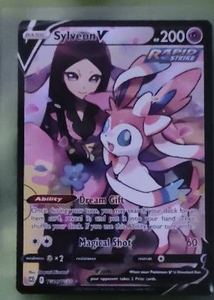 Sylveon V, graded 8.0