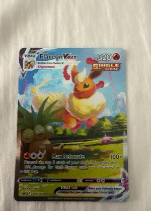 Flareon VMAX, graded 9.0