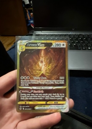 Arceus VSTAR (Secret) (184) graded 8.5