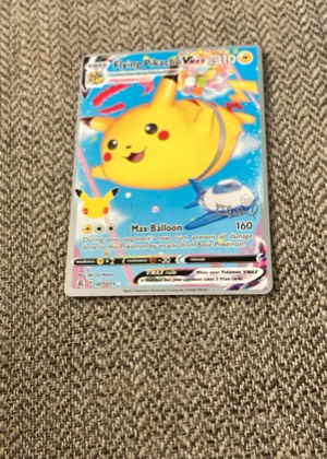 Flying Pikachu VMAX, graded 9.0