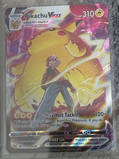 Pikachu VMAX graded 9