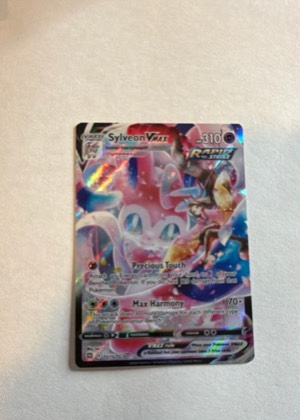 Sylveon VMAX, graded 8.0