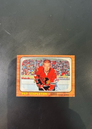 Pat Stapleton, graded 7.5