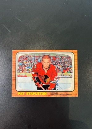 Pat Stapleton, graded 7.5