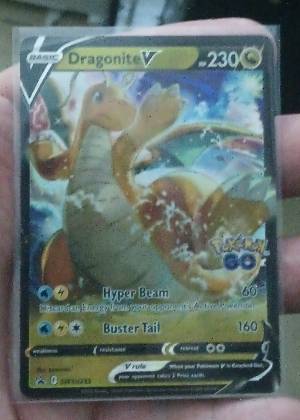 Dragonite V - SWSH235 graded 8