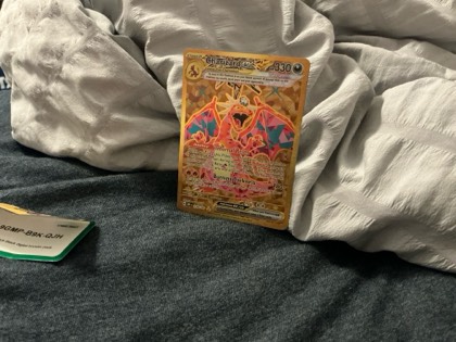 Charizard ex - 228/197 graded 8.5
