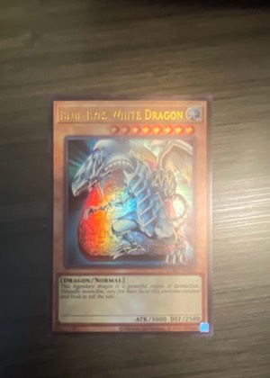 Blue-Eyes White Dragon graded 8