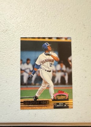 Ken Griffey, Jr., graded 7.5