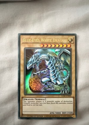 Blue-Eyes White Dragon, graded 8.5