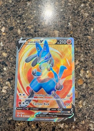 Lucario V - SWSH213 graded 9