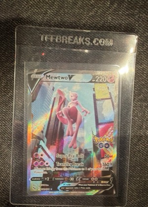 Mewtwo V (Alternate Full Art) graded 8