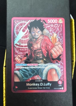 Monkey.D.Luffy, graded 8.0