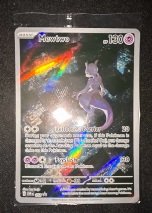 Mewtwo - 052 graded 8