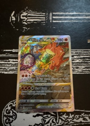 Charizard VSTAR - SWSH262 graded 8