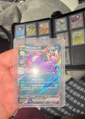 Morpeko ex - 055/084 graded 8.5