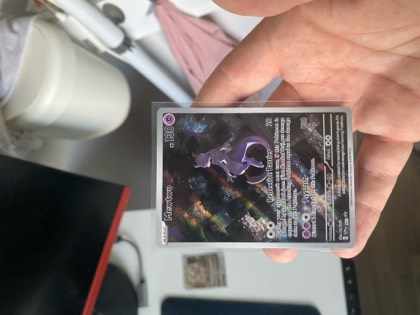 Mewtwo - 052 graded 9
