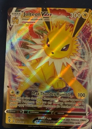 Jolteon VMAX, graded 8.0