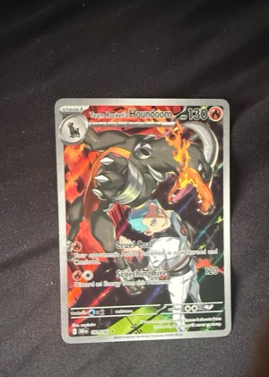 Team Rocket's Houndoom, graded 9.0