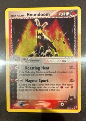 Team Magma's Houndoom, graded 8.5