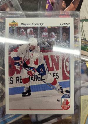 Wayne Gretzky, graded 8.5